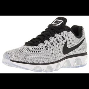 Nike Tailwind 8